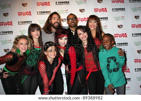 LOS ANGELES - NOV 22:  Ace Young, Diana DeGarmo, backup dancers at the 2011 Hollywood Christmas Parade Concert at Universal Citywalk on November 22, 2011 in Los Angeles, CA