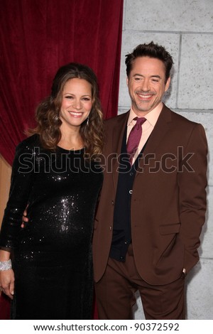 LOS ANGELES - DEC 6:  Robert Downey Jr and wife Susan Downey arrives at the 