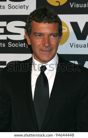 LOS ANGELES - FEB 7:  Antonio Banderas arrives at the 10th Annual Visual Effects Society Awards at Beverly Hilton Hotel on February 7, 2012 in Beverly Hills, CA