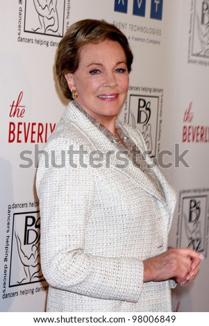 LOS ANGELES - MAR 18:  Julie Andrews arrives at the Professional Dancer's Society Gypsy Awards at the Beverly Hilton Hotel on March 18, 2012 in Los Angeles, CA