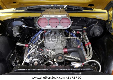 Large Powerful Car Engine, Metal Parts, Tubes, Gears etc.