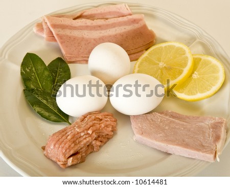 Eggs, turkey bacon, ground chicken and lean ham as healthier alternatives for breakfast proteins.