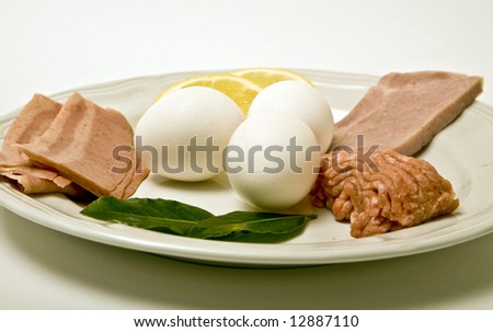 Eggs, turkey bacon, ground chicken and lean ham as healthier alternatives for breakfast proteins.