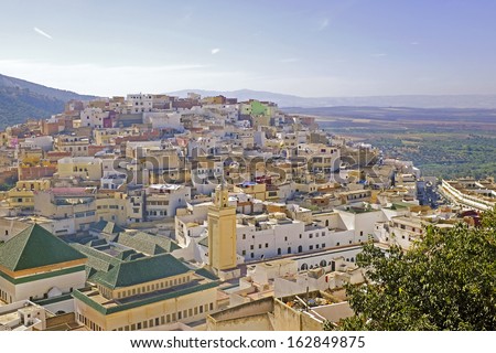 Moulay Idriss is the most holy town in Morocco. It was here that Moulay Idriss I arrived in 789, bringing with him the religion of Islam and starting a new dynasty