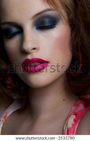 Красив грим Stock-photo-beautiful-fashion-model-with-bright-make-up-3533780
