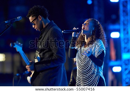 SOWETO - JUNE 10: Singer Alicia Keys, performs with BLK JKS at Orlando Stadium for the FIFA World Cup Kick Off Celebration Concert on June 10, 2010 in Soweto.