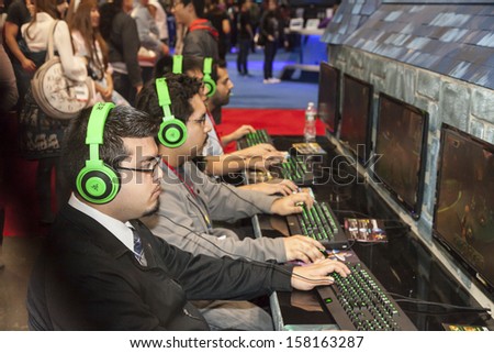 NEW YORK - October 13: Fans try new game  \