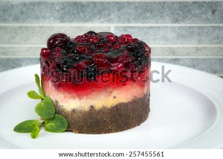 Cheesecake with forest fruits / Cheesecake with forest fruits / Forest fruits cheesecake