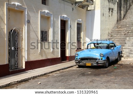HAVANA - JANUARY 30: Classic American car on January 30, 2011 in Havana. Recent change in law allows the Cubans to trade cars again. Most cars in Cuba are very old because of the old law.