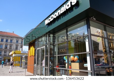 VIENNA - SEPTEMBER 6: McDonald\'s restaurant on September 6, 2011 in Vienna. With 4.9bn USD announced net income (2010) it is the top fast food chain worldwide.