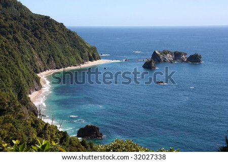 New Zealand West Coast as seen from the Knight\'s Point. Beach, Tasman Sea and temperate rainforest.