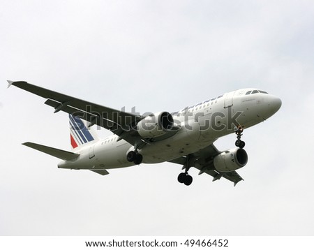 GENEVA - AUGUST 16: Airbus A319 of Air France on August 16, 2008 at Geneva Cointrin International Airport. Air France is the founding airline of world\'s 2nd largest airline alliance - SkyTeam.