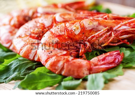 Grilled prawns with rocket salad