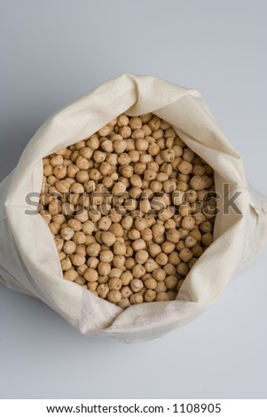 white bag of cloth with chickpeas