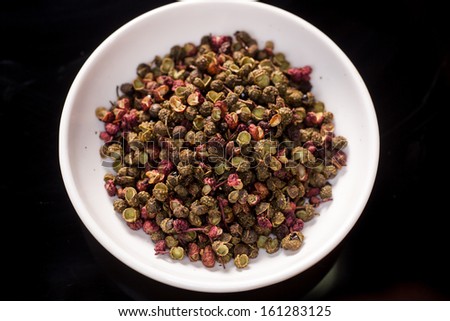 Chinese prickly ash, put in the white plate.