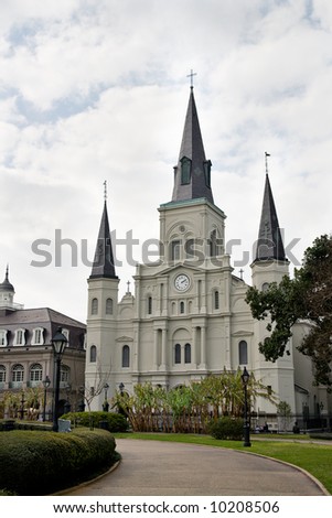 St. Louis Cathedral & the Cabildo on Jackson Square in the New Orleans\' French Quarter