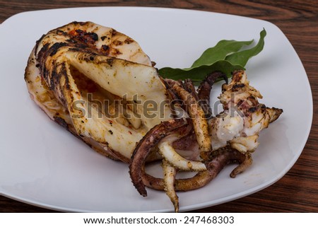 Grilled cuttlefish with spices in the bowl