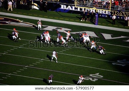 BALTIMORE - SEPTEMBER 21: Browns quarterback Derek Anderson gets rid of the ball before the Ravens defense closes in on him in a game at M&T Bank Stadium September 21, 2008 in Baltimore, MD