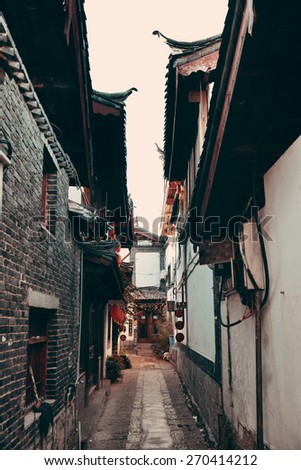 Lijiang, CHINA - DEC 5: Street view on December 5, 2014 in Lijiang, China. Lijiang old town is a UNESCO Heritage Site with 800 years history and confluence for trade along the old tea horse road.