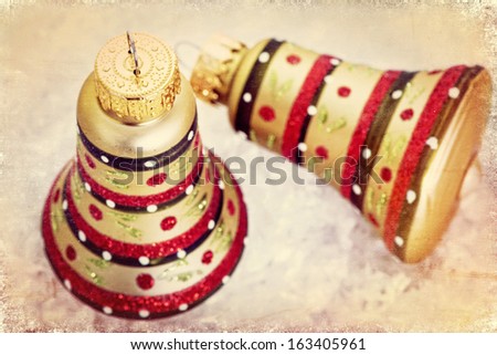 Christmas bell decorations with a vintage film finish.