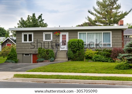 North American bungalow from the sixties or seventies.