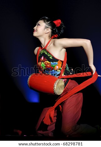 CHENGDU - DEC 10: chinese folk dance \