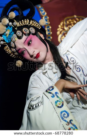 CHENGDU - Aug 2: Chinese opera \