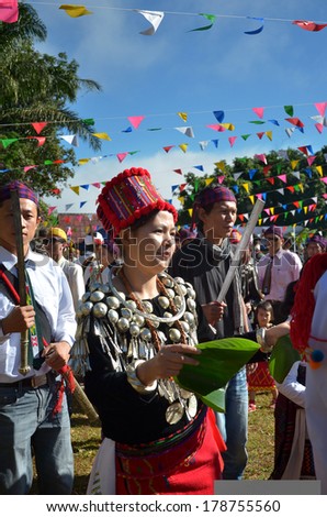 CHIANG MAI, THAILAND - DECEMBER 5 : Manau traditional event of Kachin\'s tribe to worship God and wish The king of Thailand on 5 December 2012 at Banmai Samahki, Chiang Dao, Chiang Mai, Thailand