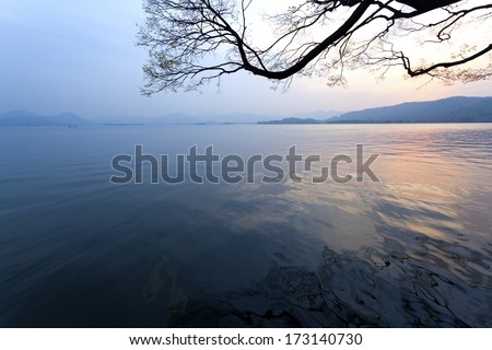 Hangzhou West Lake in the evening