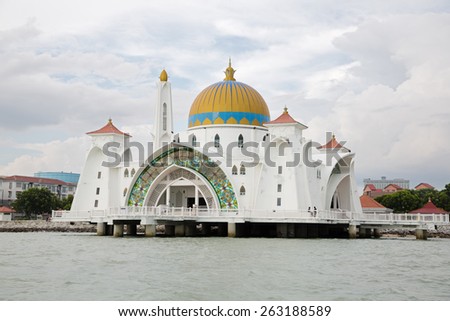 MALACCA, MALAYSIA - CIRCA JANUARY, 2015: Malacca Straits Mosque is also known as Malacca\'s floating mosque as it is built on stilts above the sea.