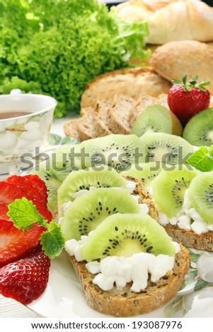 Sandwich with white cottage cheese and fruits