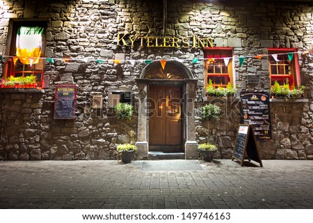 KILKENNY, IRELAND - MAR 27:  Historic Kytelers Inn in Kilkenny City, Ireland on the night of March 27, 2013.  This landmark Medieval Irish pub was established in 1324.