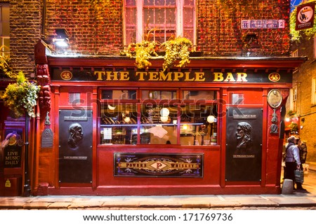 Dublin, Ireland - April 1 2013: Historic Temple Bar In Dublin, Ireland Temple Bar Historic District. This Landmark Medieval Area Is Known As Dublin\'S Cultural Quarter With Lively Nightlife.