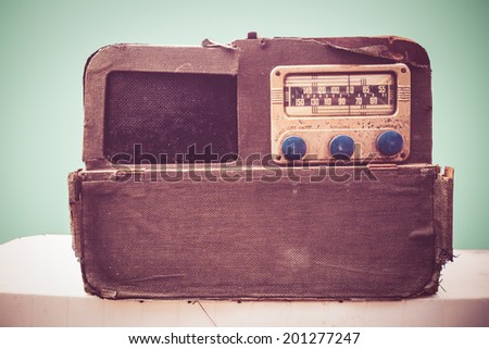 Vintage radio with retro tone