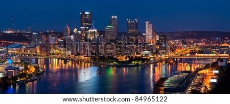 Pittsburgh skyline panorama.