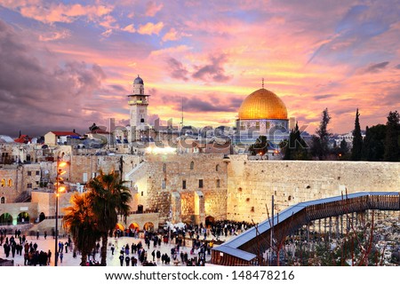 Skyline Of The Old City At He Western Wall And Temple Mount In Jerusalem, Israel.