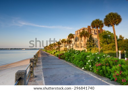 Charleston, South Carolina, USA at the historic homes on The Battery.
