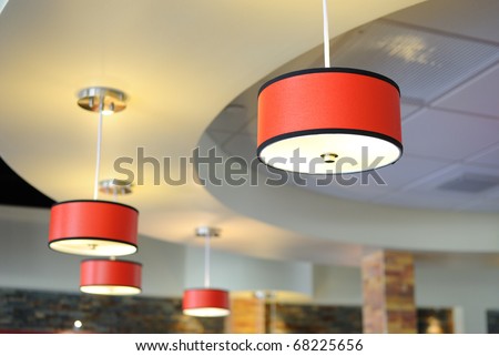 Arrangement of hanging lighting fixtures