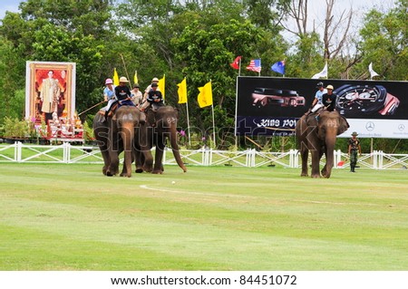 HUA HIN, THAILAND -SEPTEMBER 8: Unidentified polo players play in elephant polo games during the 2011 King \'s Cup Elephant Polo match on September 8, 2011 at Suriyothai Camp in Hua Hin, Thailand.
