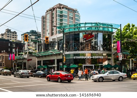 VANCOUVER, CANADA - MAY 12: Starbucks Coffee shop at Robson & Thurlow on May 12, 2007 in Vancouver, Canada. Starbucks is world\'s largest coffeehouse company, with 20,891 stores in 62 countries.