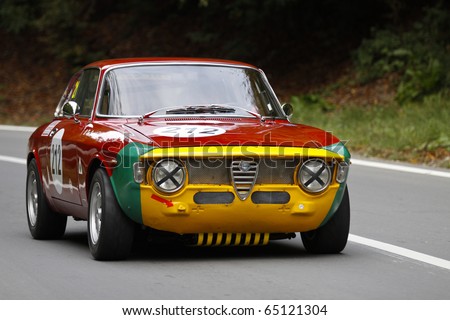 Alfa Romeo Gt Junior. Dan drives a ALFA ROMEO
