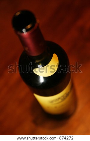 This is a wine bottle. I erased the label where the year of harvest was to give the user freedom to use it for their own purpose.