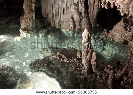 stock photo : The wishing well at Luray Caverns