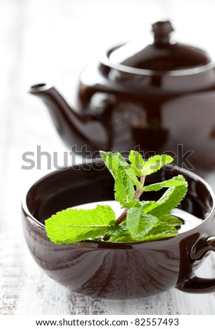 peppermint tea with peppermint leaves