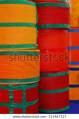 Packaging knitted net rolls for fruits and vegetables