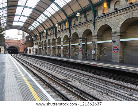 Tube station platform at central line in London