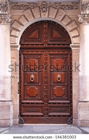 Luxury classic wooden arch doors with columns
