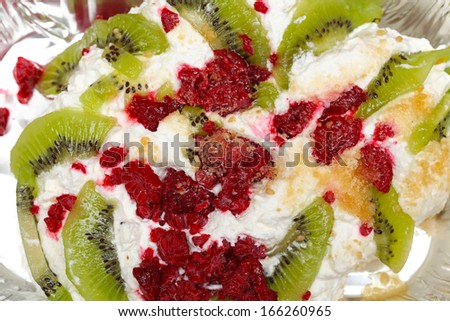 Pavlova meringue cake traditional Australian cuisine dessert