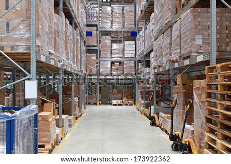 Storage shelving system in distribution warehouse