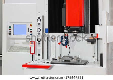 Metal machining equipment with high precision tools